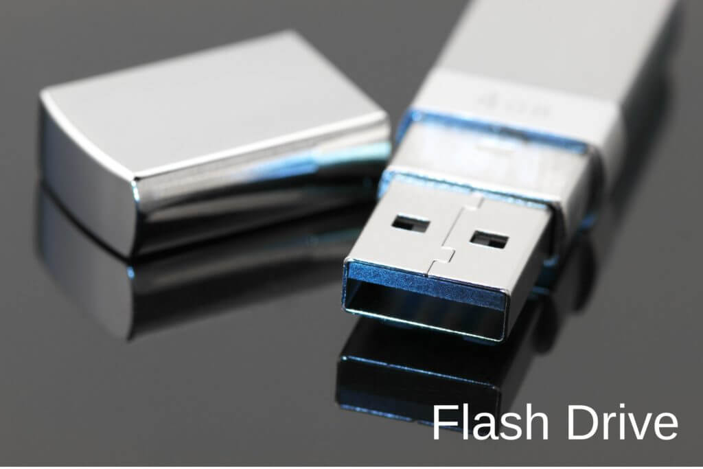 What Are the Differences Between SD Card VS USB Flash Drive? - MiniTool